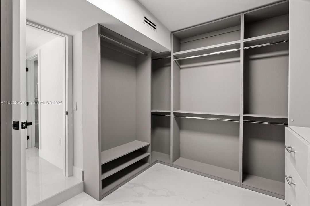 Active With Contract: $1,850,000 (5 beds, 4 baths, 0 Square Feet)