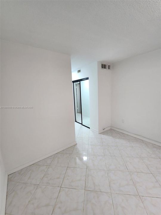 最近租的: $1,995 (2 贝兹, 1 浴室, 898 平方英尺)