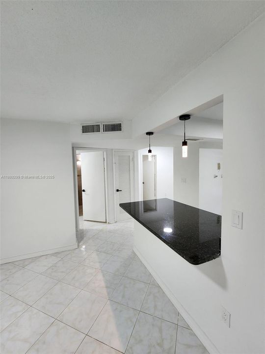 最近租的: $1,995 (2 贝兹, 1 浴室, 898 平方英尺)