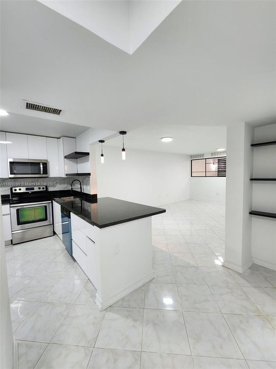 最近租的: $1,995 (2 贝兹, 1 浴室, 898 平方英尺)