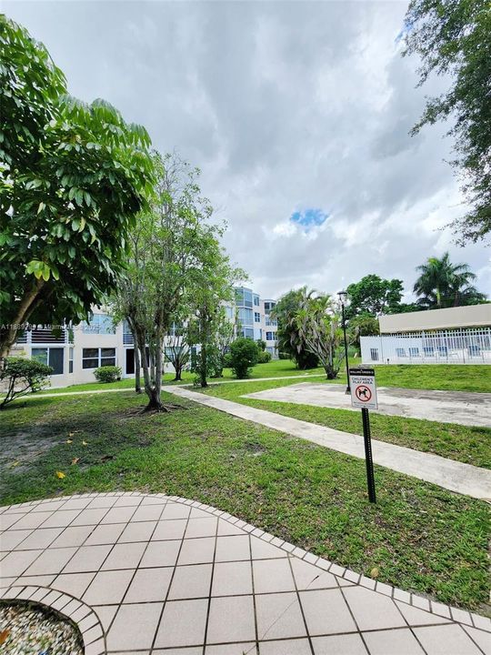 最近租的: $1,995 (2 贝兹, 1 浴室, 898 平方英尺)