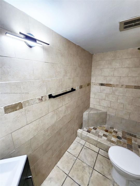 最近租的: $1,995 (2 贝兹, 1 浴室, 898 平方英尺)