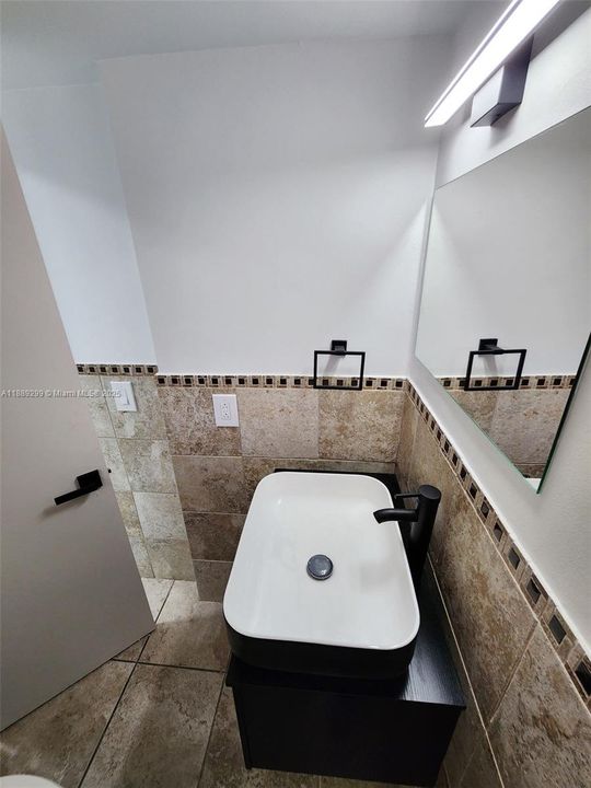 最近租的: $1,995 (2 贝兹, 1 浴室, 898 平方英尺)