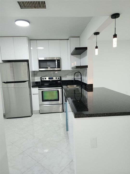 最近租的: $1,995 (2 贝兹, 1 浴室, 898 平方英尺)