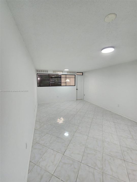 最近租的: $1,995 (2 贝兹, 1 浴室, 898 平方英尺)