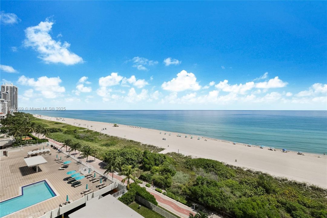 Под контрактом: $797,900 (2 спален, 2 ванн, 1380 Квадратных фут)