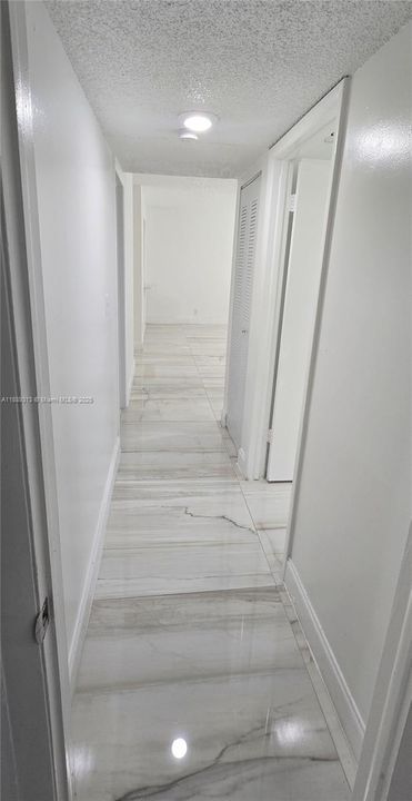 合同活跃: $2,325 (2 贝兹, 1 浴室, 750 平方英尺)