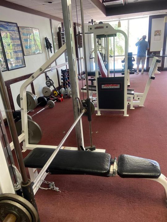 For Sale: $189,900 (2 beds, 1 baths, 960 Square Feet)