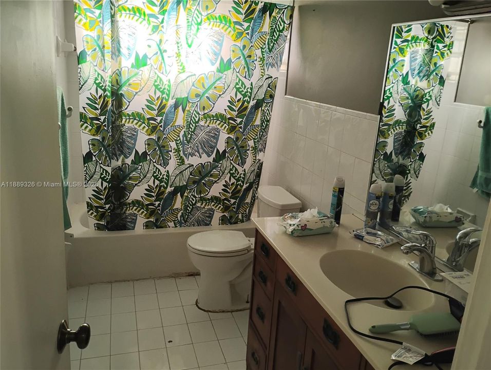 For Sale: $900,000 (3 beds, 2 baths, 1730 Square Feet)