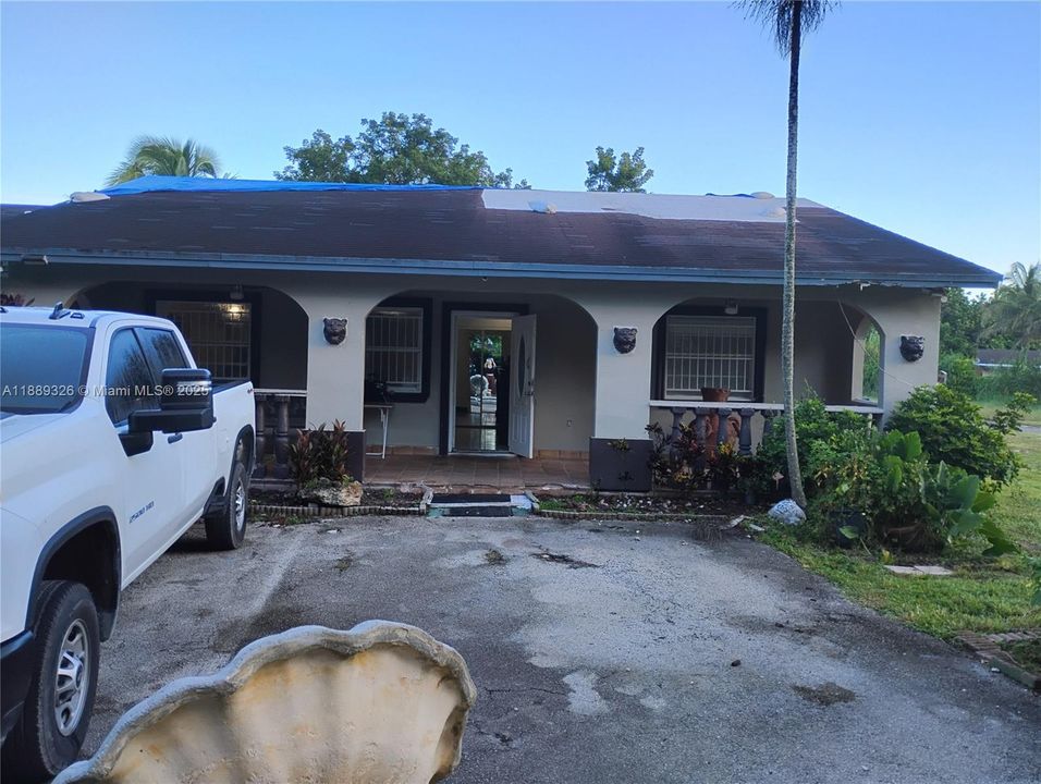 For Sale: $900,000 (3 beds, 2 baths, 1730 Square Feet)