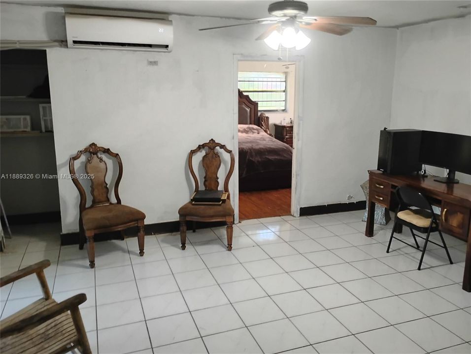 For Sale: $900,000 (3 beds, 2 baths, 1730 Square Feet)