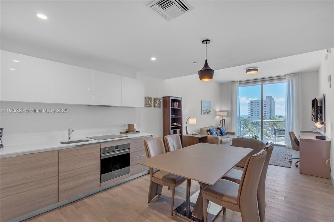 Vendido Recientemente: $515,000 (1 camas, 1 baños, 724 Pies cuadrados)