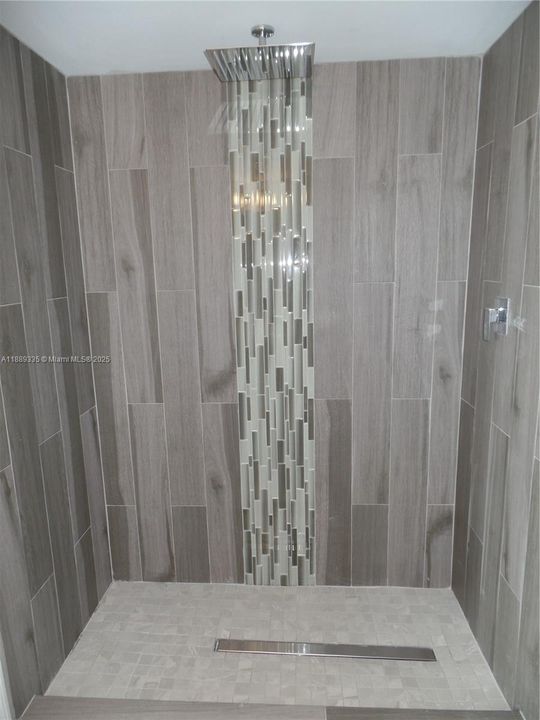 合同活跃: $2,395 (2 贝兹, 2 浴室, 1030 平方英尺)