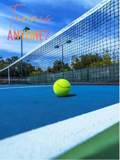 合同活跃: $2,395 (2 贝兹, 2 浴室, 1030 平方英尺)