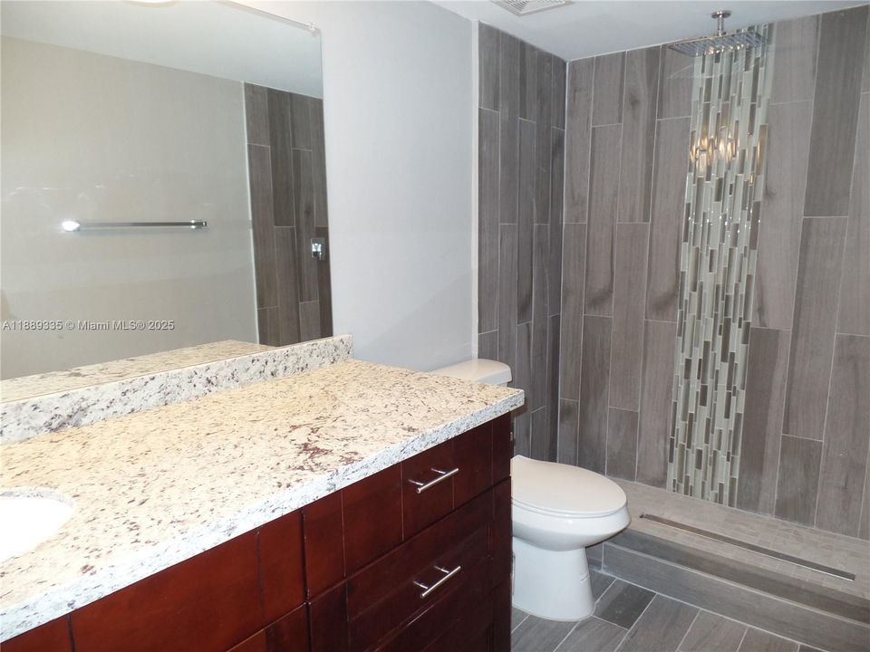 合同活跃: $2,395 (2 贝兹, 2 浴室, 1030 平方英尺)