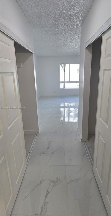 合同活跃: $1,825 (1 贝兹, 1 浴室, 650 平方英尺)