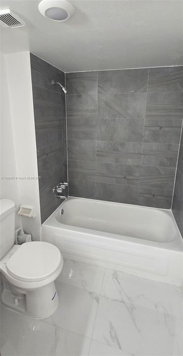 合同活跃: $1,825 (1 贝兹, 1 浴室, 650 平方英尺)