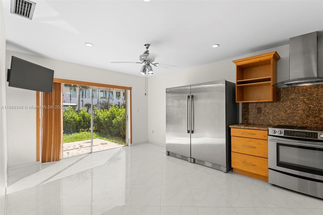 For Sale: $1,595,000 (3 beds, 2 baths, 1666 Square Feet)