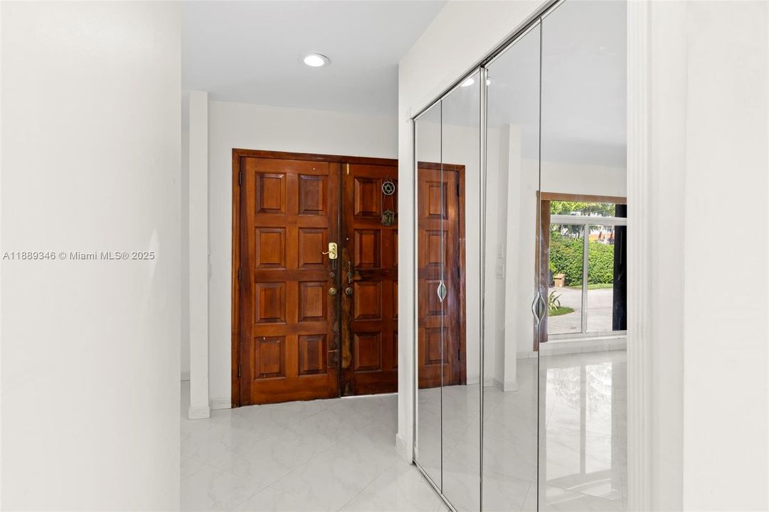 For Sale: $1,595,000 (3 beds, 2 baths, 1666 Square Feet)