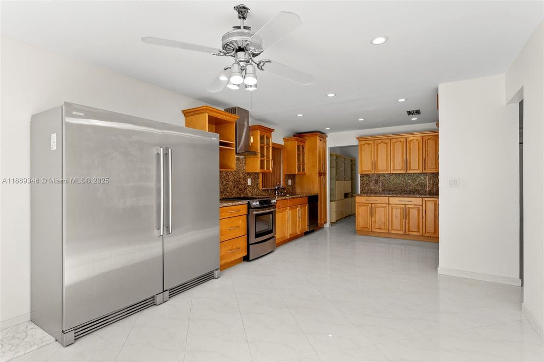 For Sale: $1,595,000 (3 beds, 2 baths, 1666 Square Feet)