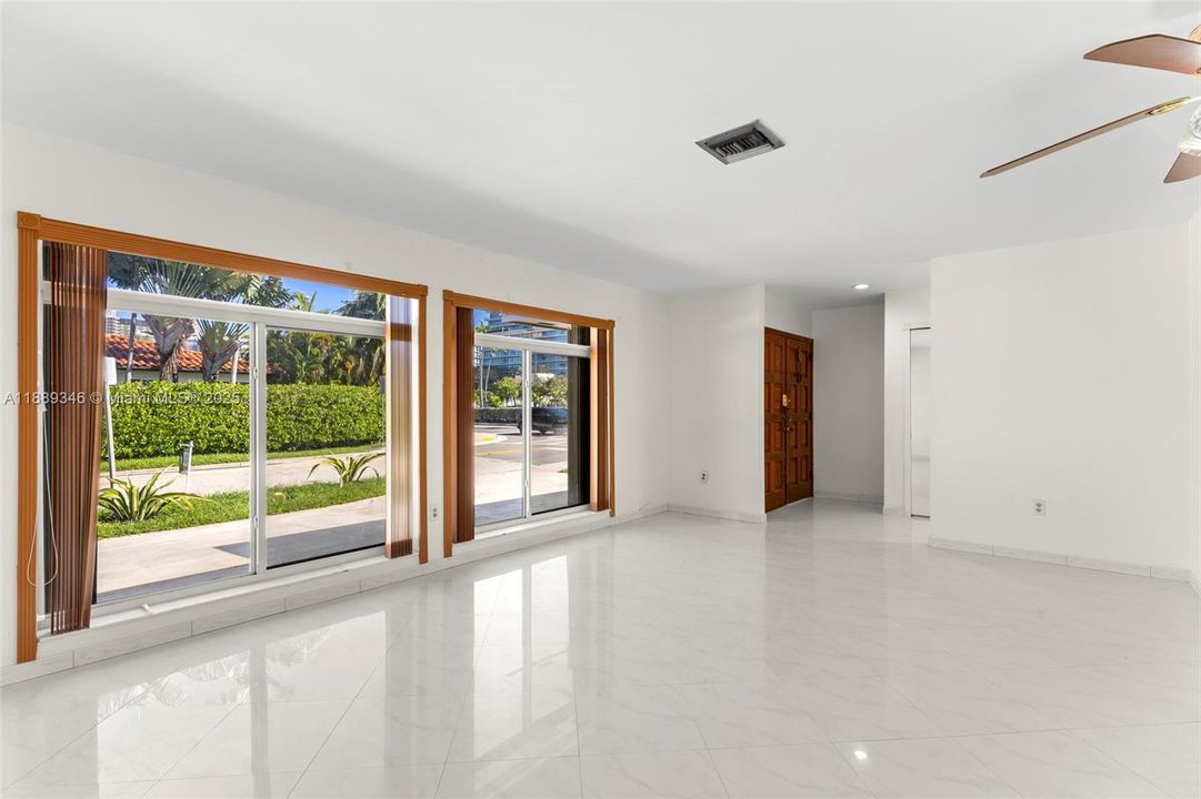 For Sale: $1,595,000 (3 beds, 2 baths, 1666 Square Feet)