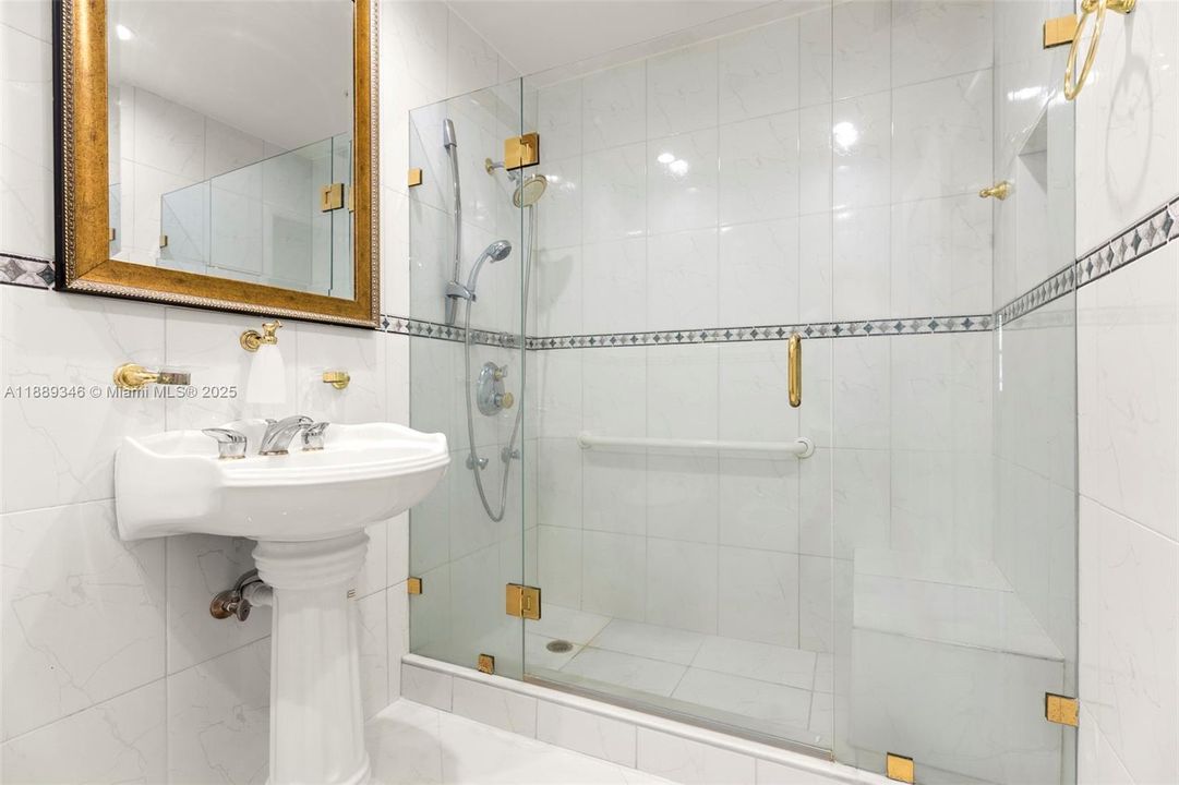 For Sale: $1,595,000 (3 beds, 2 baths, 1666 Square Feet)