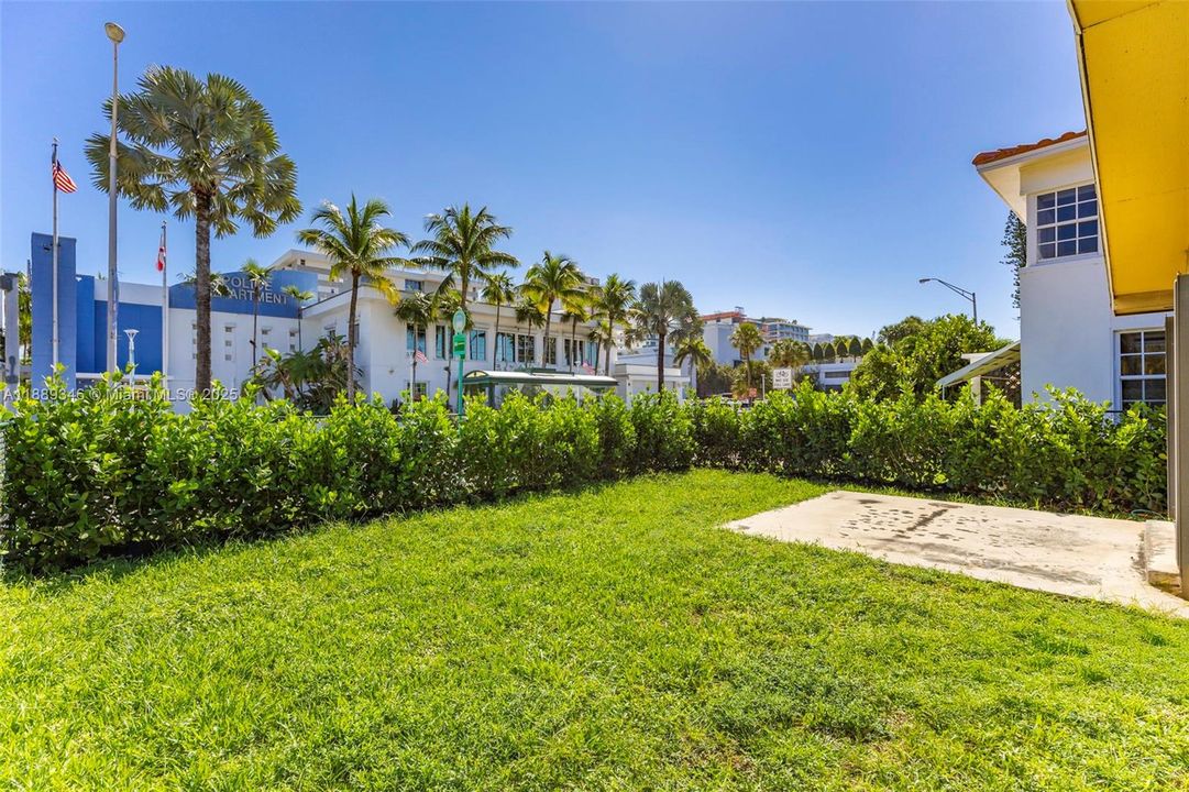 For Sale: $1,595,000 (3 beds, 2 baths, 1666 Square Feet)