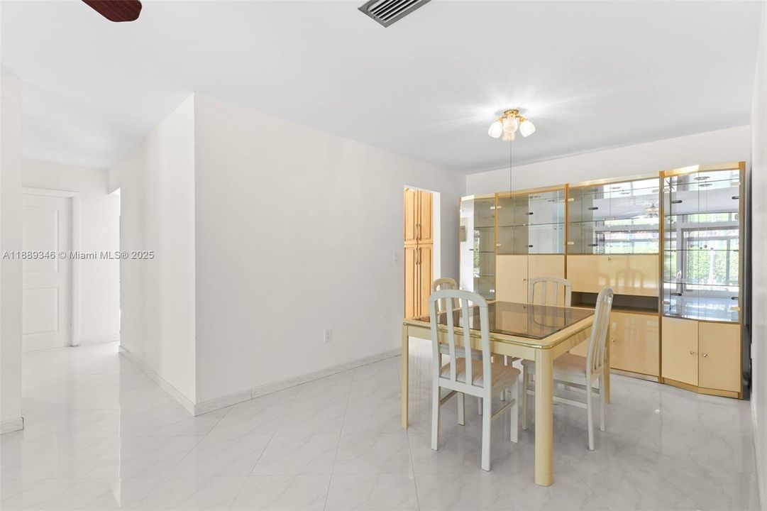 For Sale: $1,595,000 (3 beds, 2 baths, 1666 Square Feet)