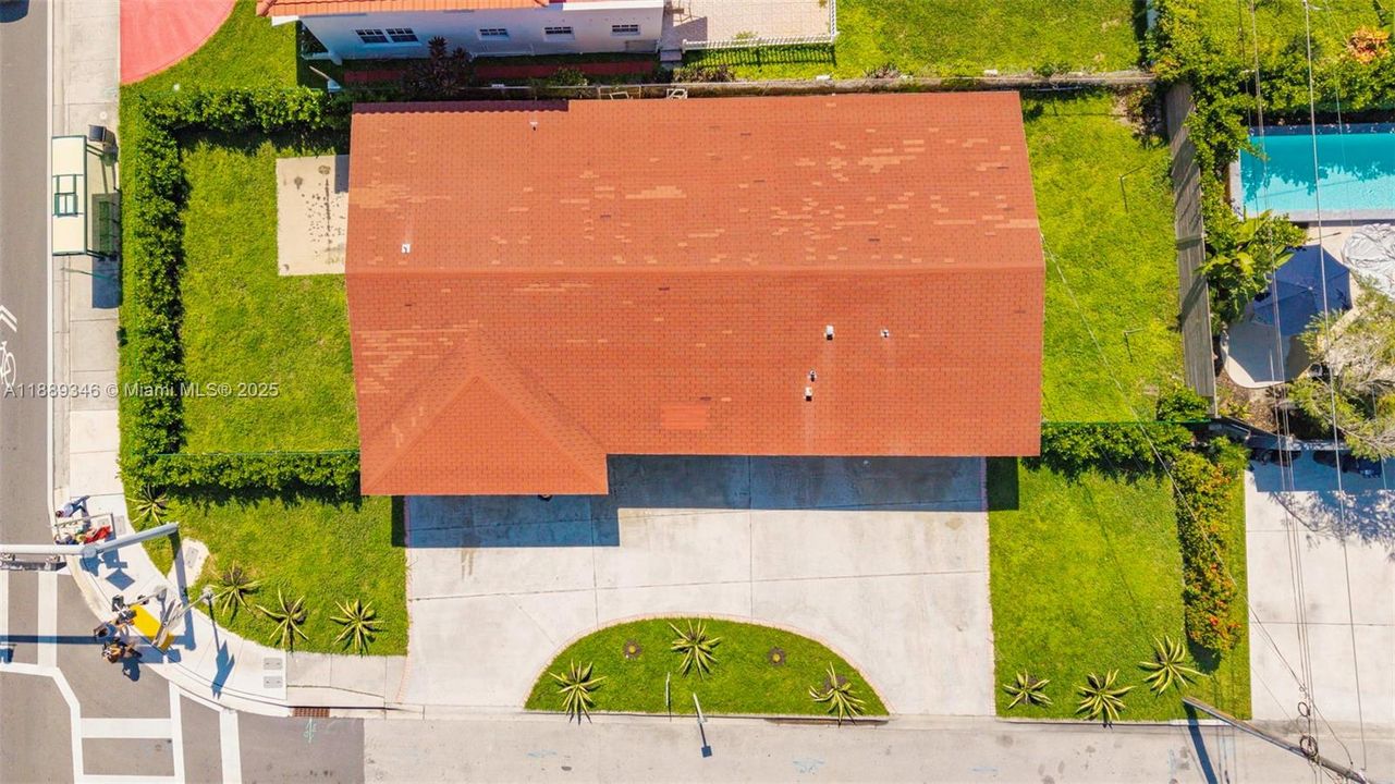 For Sale: $1,595,000 (3 beds, 2 baths, 1666 Square Feet)