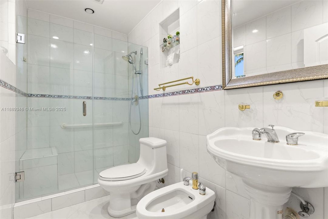 For Sale: $1,595,000 (3 beds, 2 baths, 1666 Square Feet)