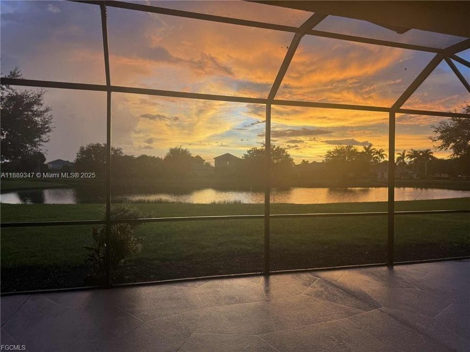 En Venta: $410,000 (4 camas, 3 baños, 2745 Pies cuadrados)