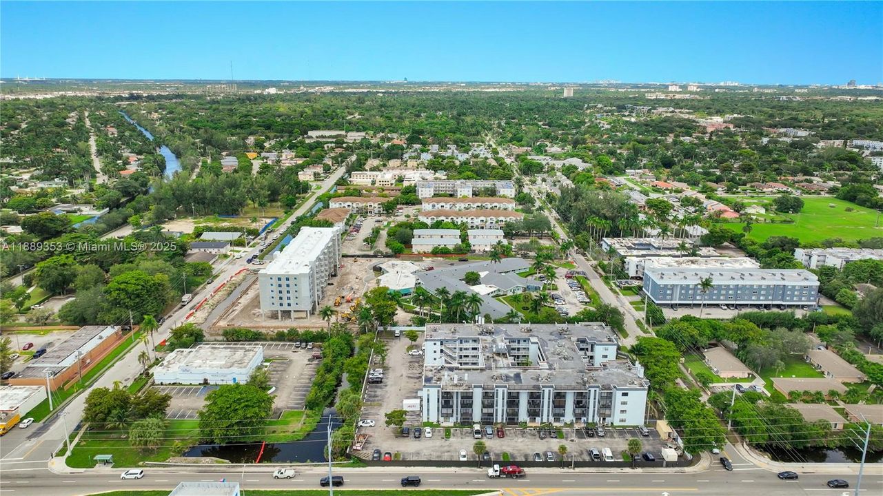 For Sale: $120,000 (1 beds, 1 baths, 691 Square Feet)