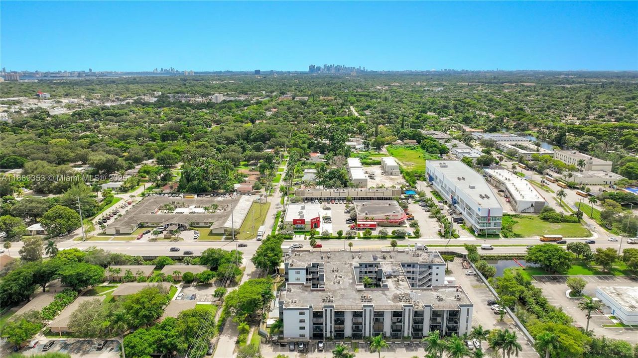 For Sale: $120,000 (1 beds, 1 baths, 691 Square Feet)