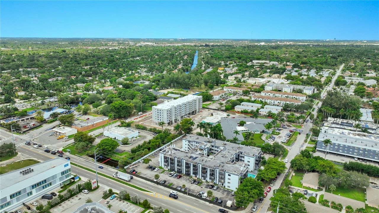 For Sale: $120,000 (1 beds, 1 baths, 691 Square Feet)