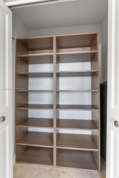 Active With Contract: $299,000 (2 beds, 2 baths, 1132 Square Feet)