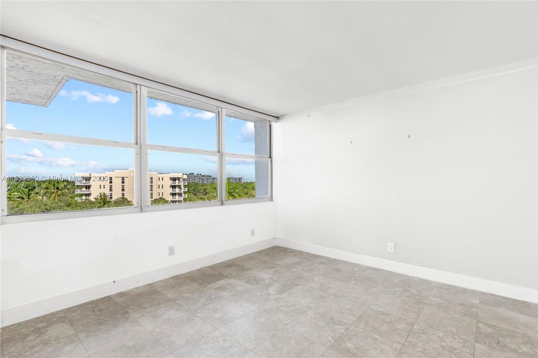 Active With Contract: $299,000 (2 beds, 2 baths, 1132 Square Feet)