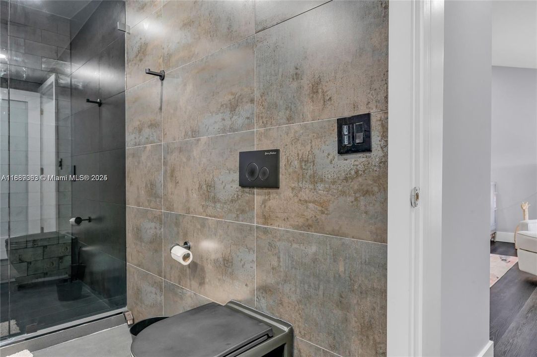 For Sale: $5,699,000 (4 beds, 3 baths, 2926 Square Feet)