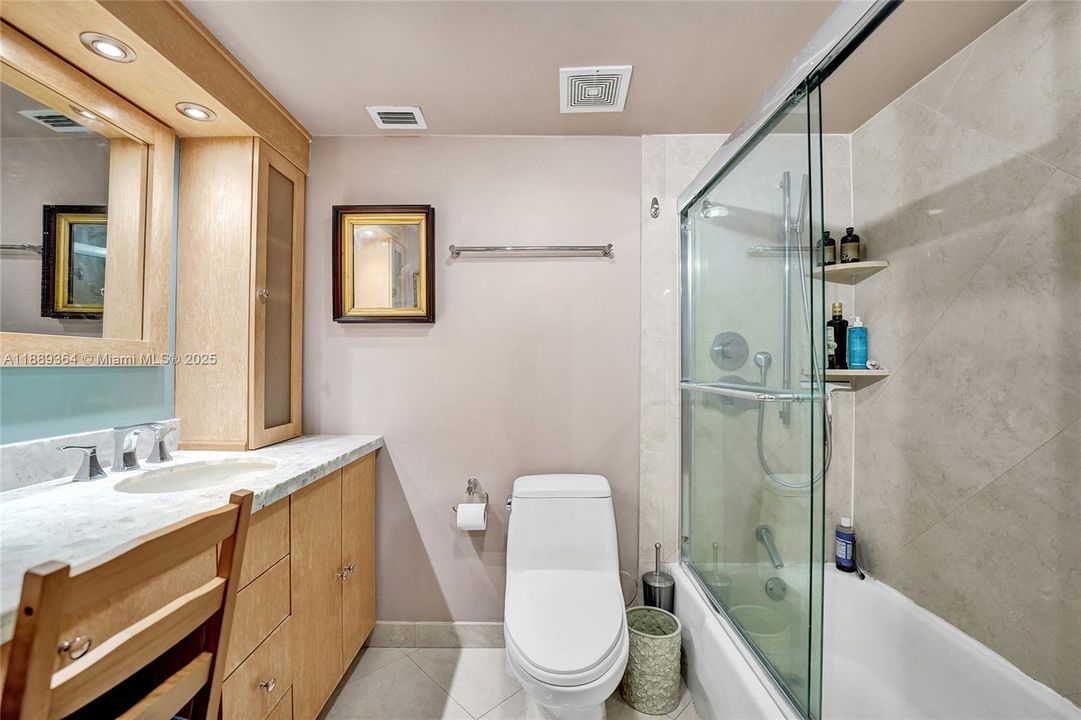 Activo con contrato: $2,650 (1 camas, 2 baños, 730 Pies cuadrados)