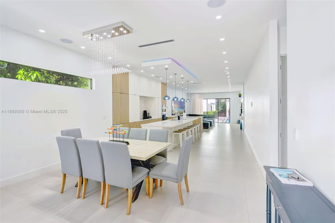 Activo con contrato: $2,095,000 (5 camas, 3 baños, 2266 Pies cuadrados)