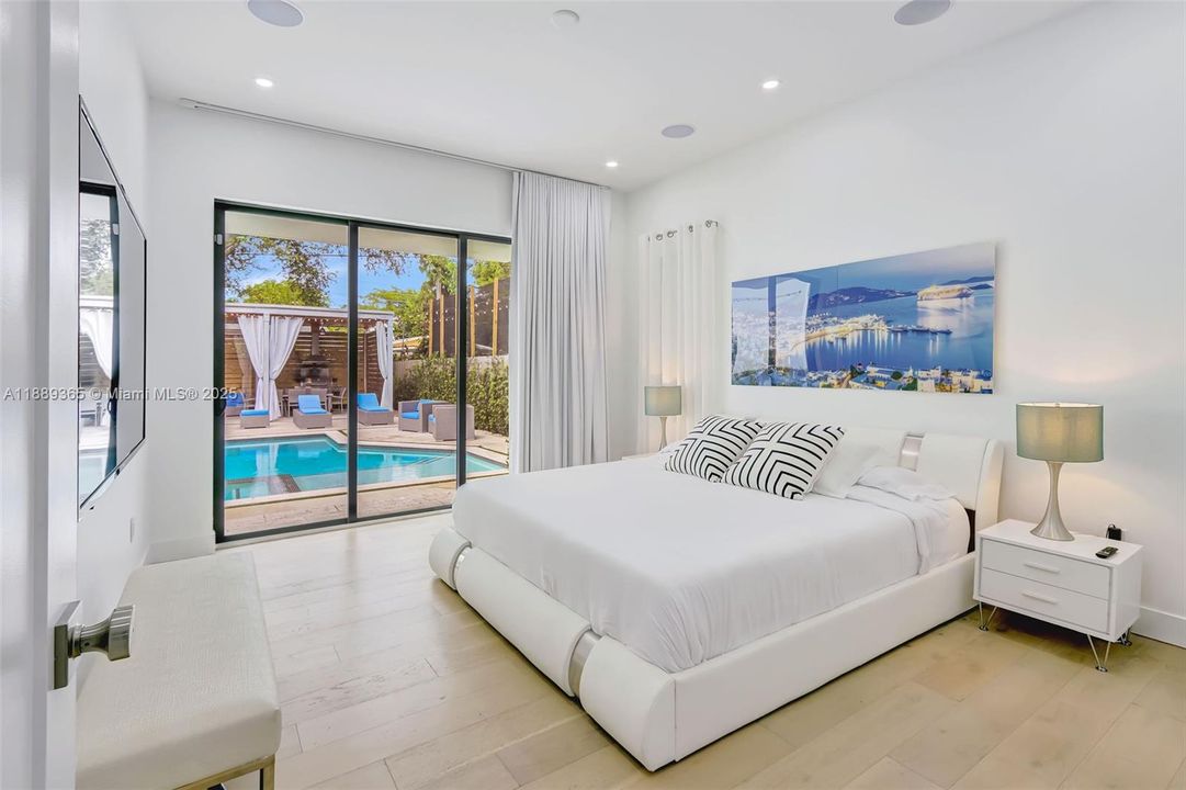 Activo con contrato: $2,095,000 (5 camas, 3 baños, 2266 Pies cuadrados)