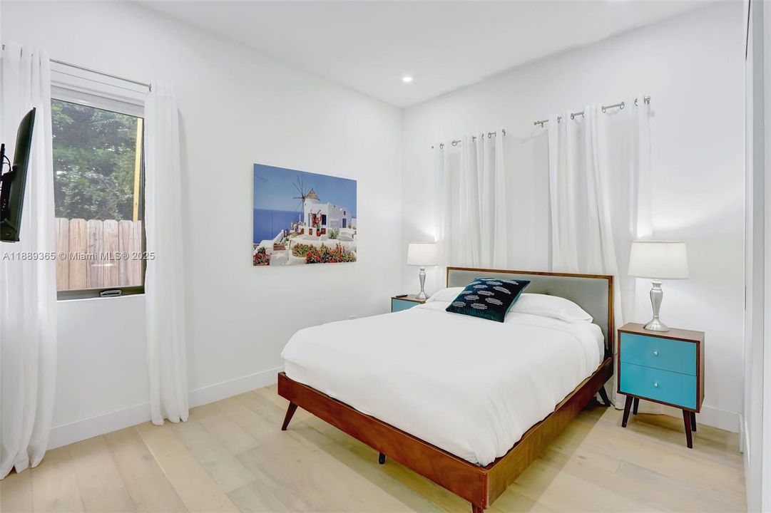 Activo con contrato: $2,095,000 (5 camas, 3 baños, 2266 Pies cuadrados)