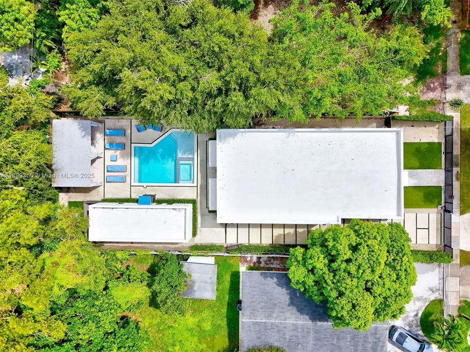 Activo con contrato: $2,095,000 (5 camas, 3 baños, 2266 Pies cuadrados)