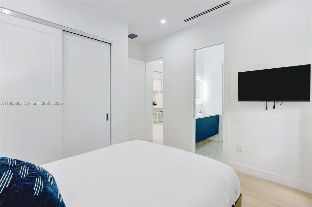 Activo con contrato: $2,095,000 (5 camas, 3 baños, 2266 Pies cuadrados)