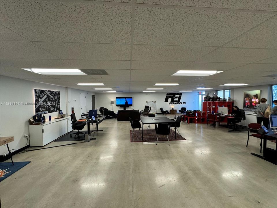 1,980 sq.ft. of Office Space