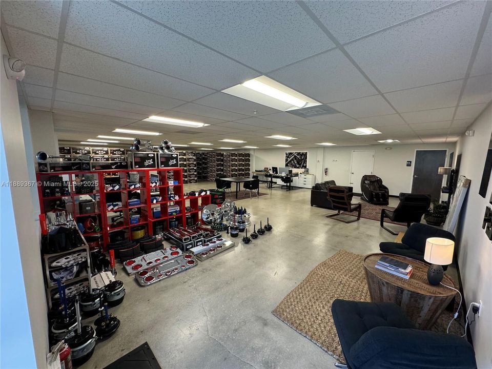 1,980 sq.ft. of Office Space. 1 bathroom inside