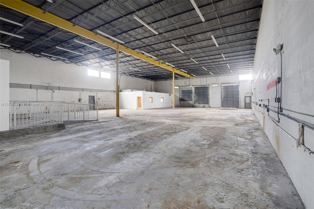 出租: $14,856 (0 贝兹, 0 浴室, 0 平方英尺)