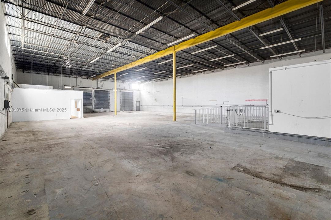 出租: $14,856 (0 贝兹, 0 浴室, 0 平方英尺)