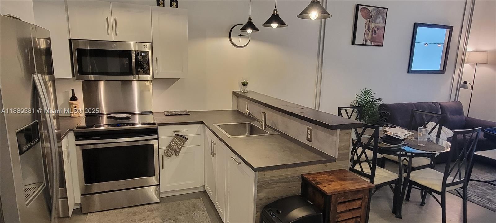 На продажу: $395,000 (1 спален, 1 ванн, 652 Квадратных фут)