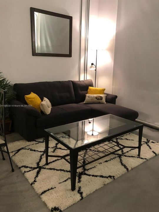 На продажу: $395,000 (1 спален, 1 ванн, 652 Квадратных фут)