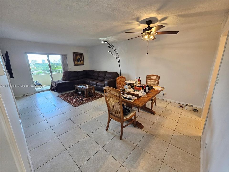 For Sale: $254,950 (2 beds, 1 baths, 850 Square Feet)